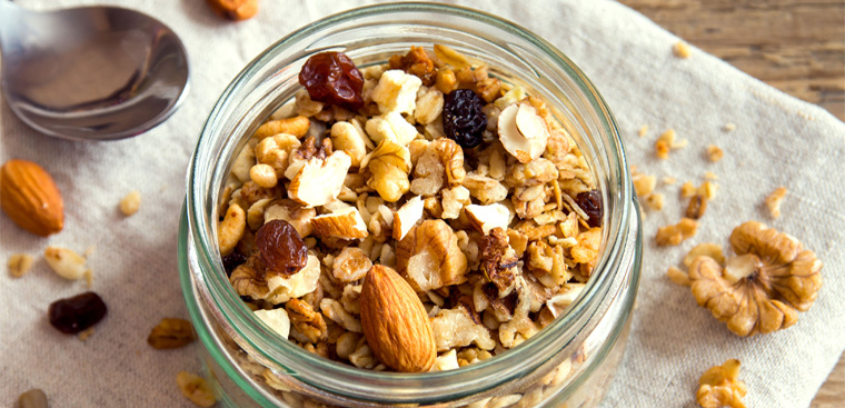 nen-an-granola-khi-nao-de-giam-can-bua-sang